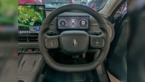 ORA 5 COCKPIT