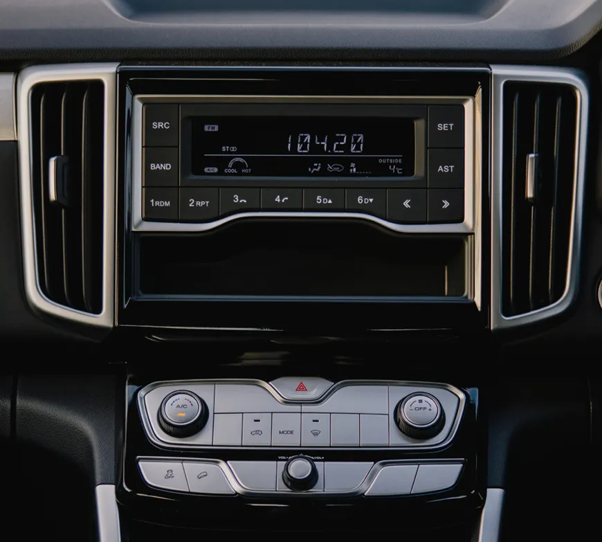 CMH GWM P300 SX D/C Interior3